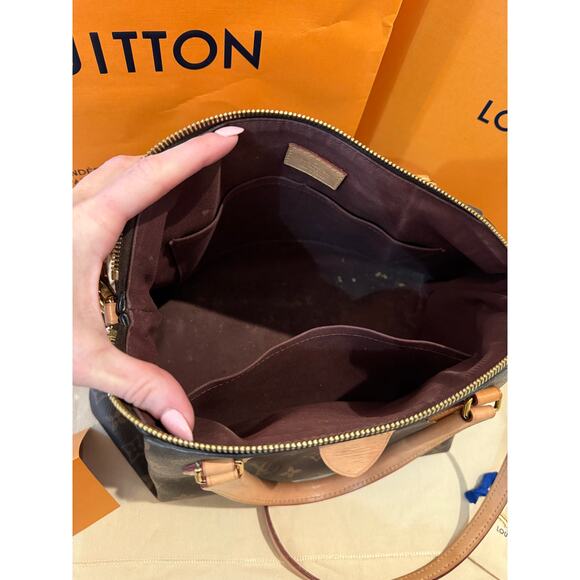 Louis Vuitton Rivoli Monogram Bag with Key $1830 and Original Packaging M44546 - Picture 5 of 9